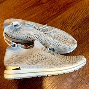 Stylish Women's Knit Sneakers - Silver